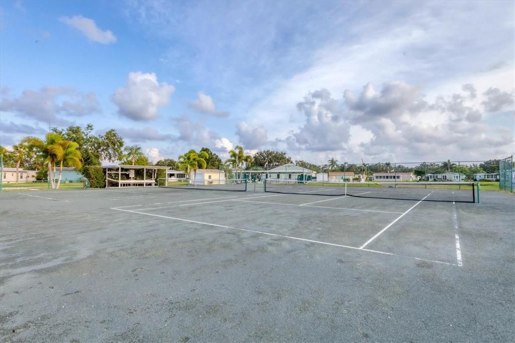 For Sale: $229,900 (2 beds, 2 baths, 1375 Square Feet)