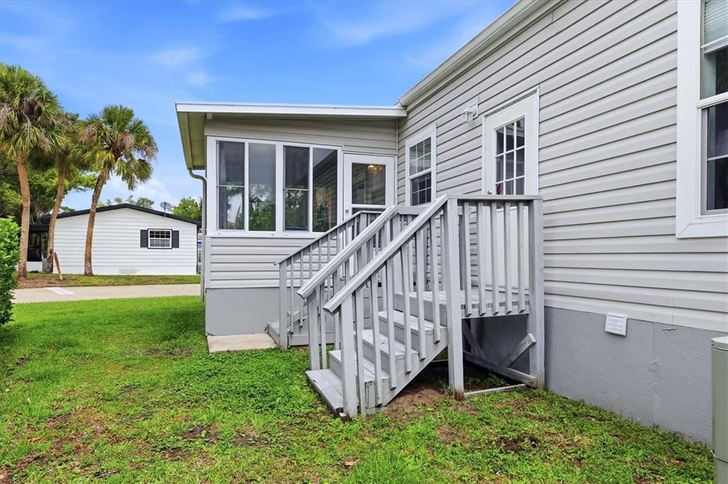 For Sale: $229,900 (2 beds, 2 baths, 1375 Square Feet)