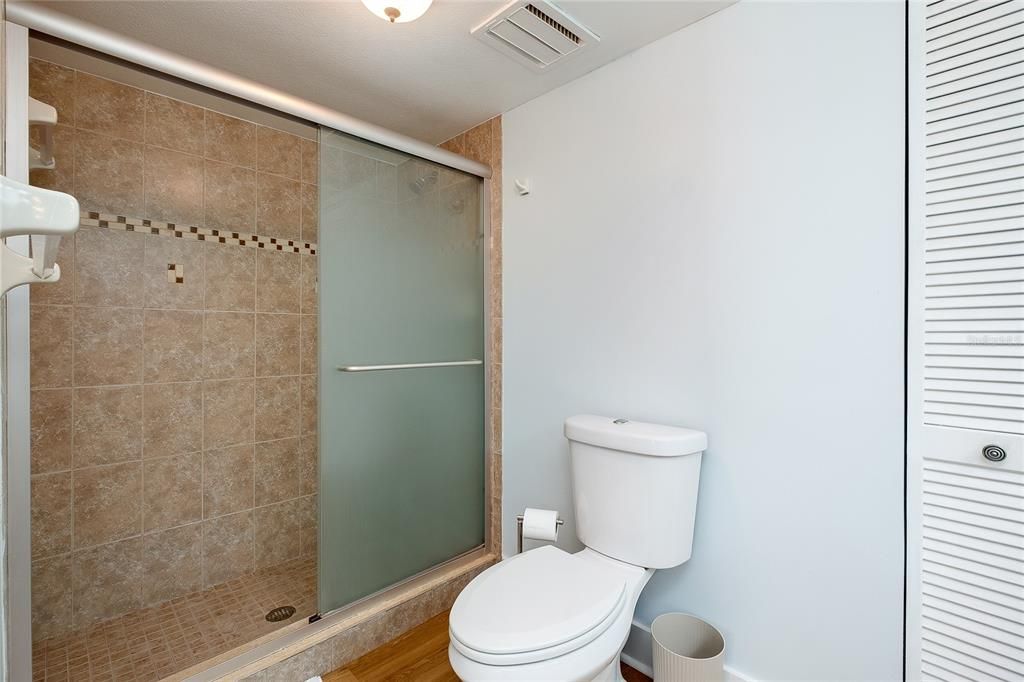 Activo con contrato: $244,000 (3 camas, 2 baños, 1319 Pies cuadrados)