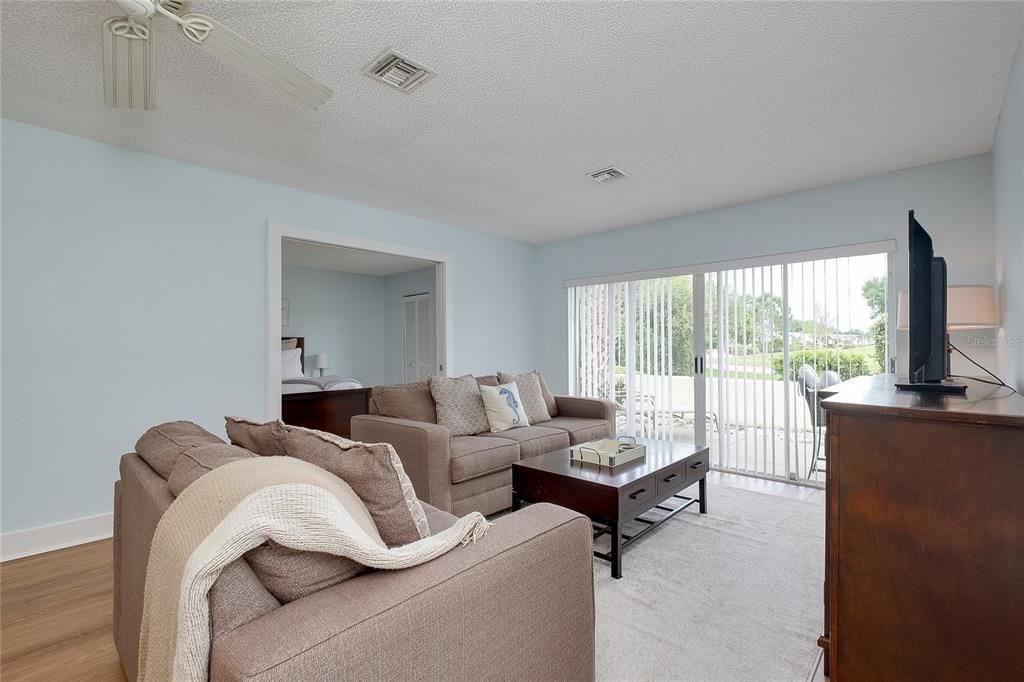 Activo con contrato: $244,000 (3 camas, 2 baños, 1319 Pies cuadrados)