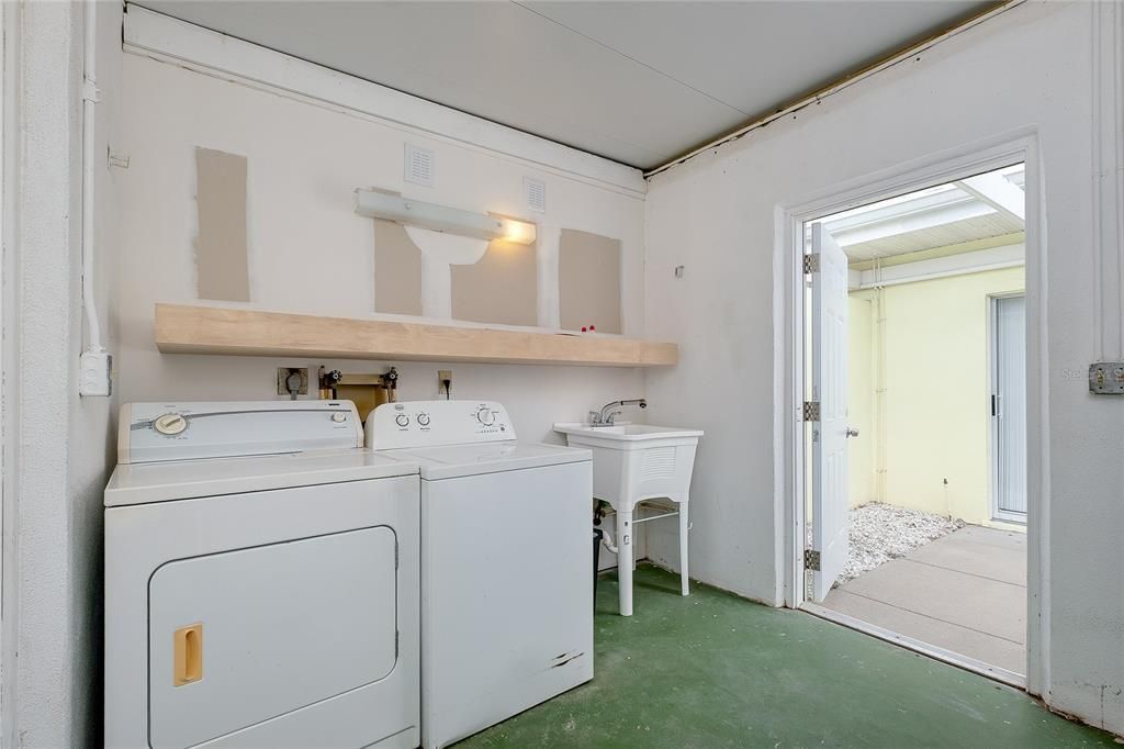 Activo con contrato: $244,000 (3 camas, 2 baños, 1319 Pies cuadrados)