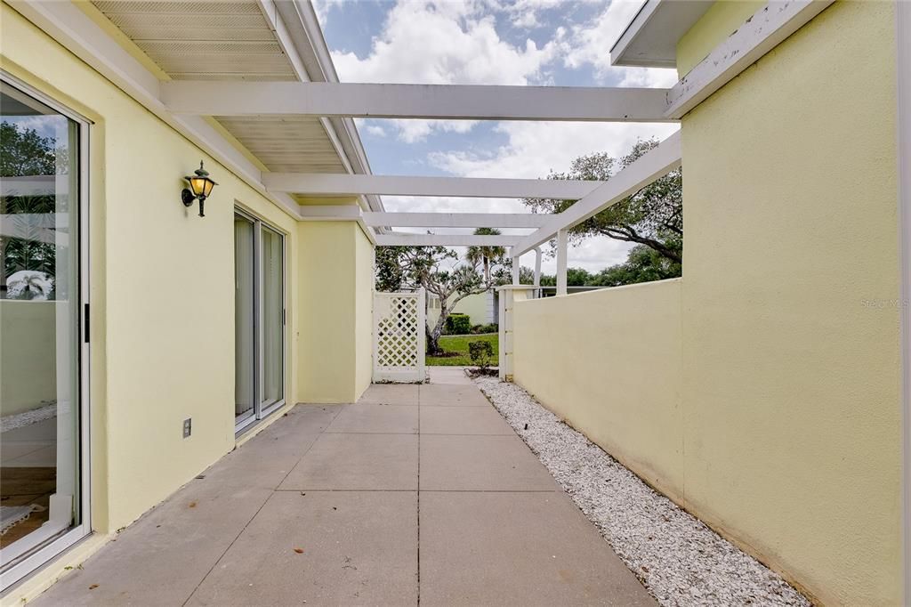 Activo con contrato: $244,000 (3 camas, 2 baños, 1319 Pies cuadrados)