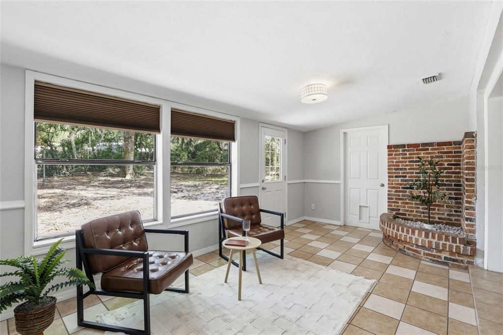 Activo con contrato: $249,900 (4 camas, 2 baños, 1628 Pies cuadrados)