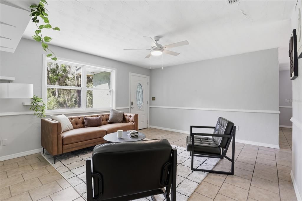 Activo con contrato: $249,900 (4 camas, 2 baños, 1628 Pies cuadrados)