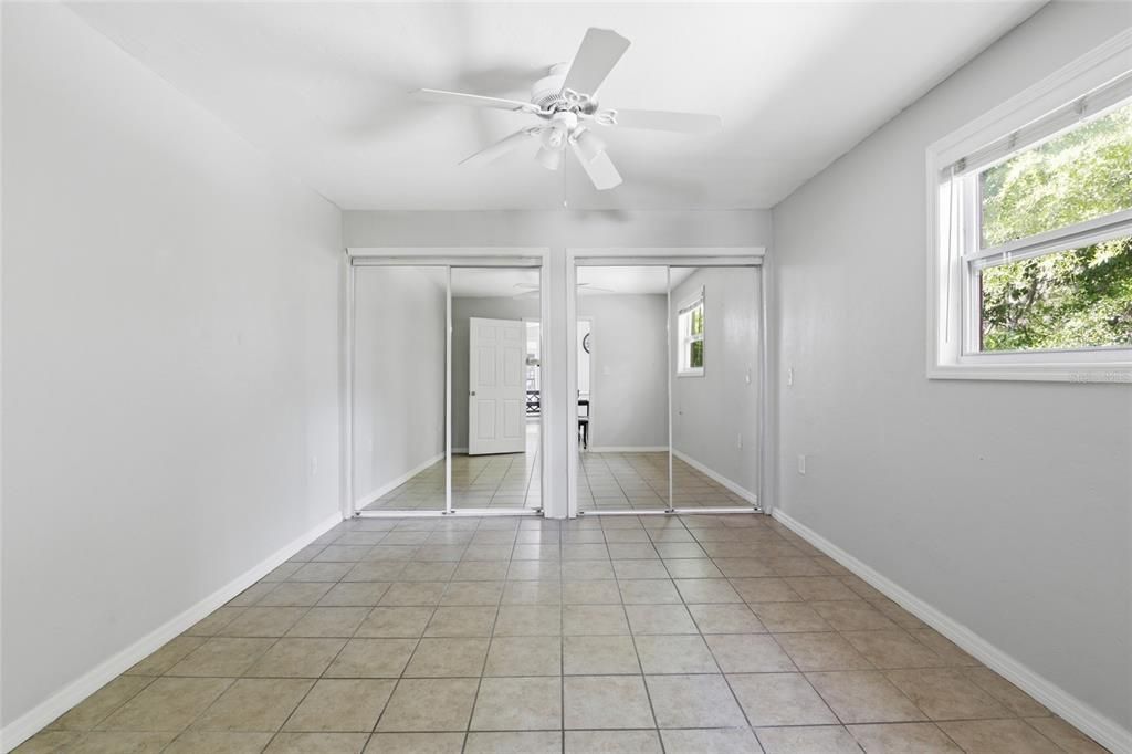 Activo con contrato: $249,900 (4 camas, 2 baños, 1628 Pies cuadrados)