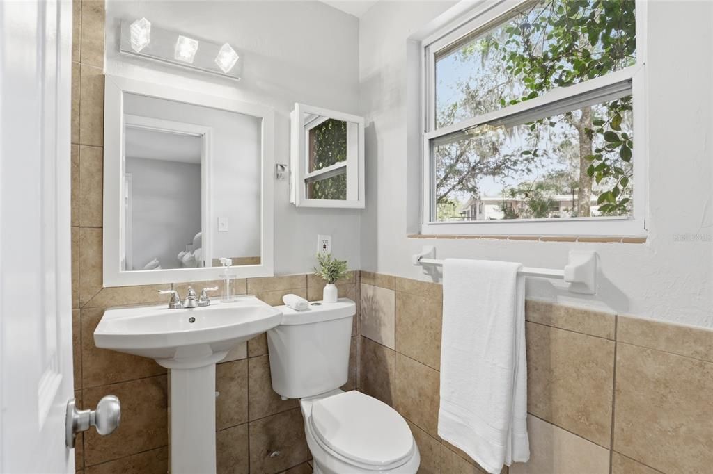 Activo con contrato: $249,900 (4 camas, 2 baños, 1628 Pies cuadrados)