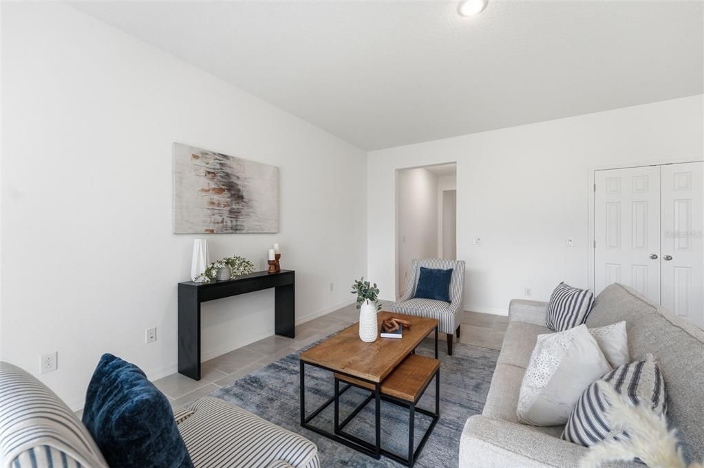 Activo con contrato: $329,990 (4 camas, 2 baños, 1900 Pies cuadrados)
