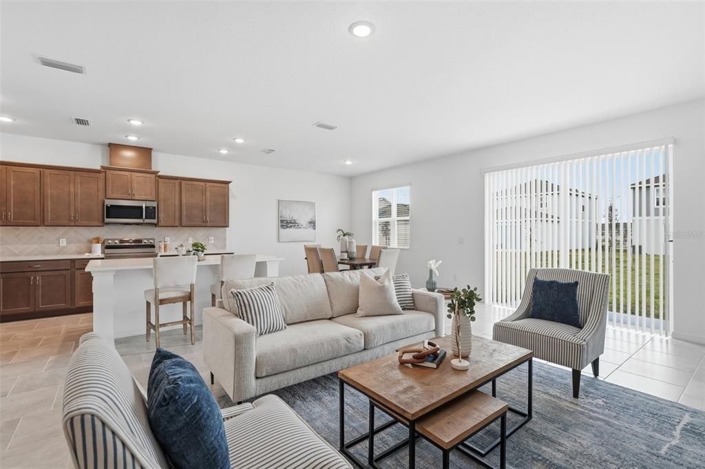 Activo con contrato: $329,990 (4 camas, 2 baños, 1900 Pies cuadrados)