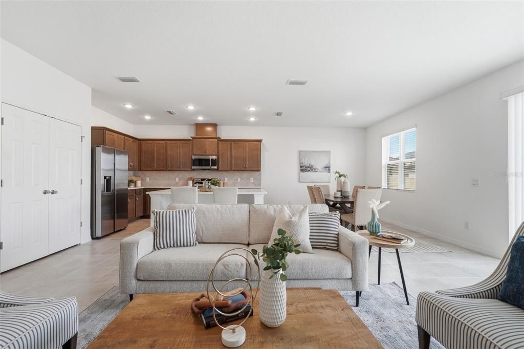 Activo con contrato: $329,990 (4 camas, 2 baños, 1900 Pies cuadrados)