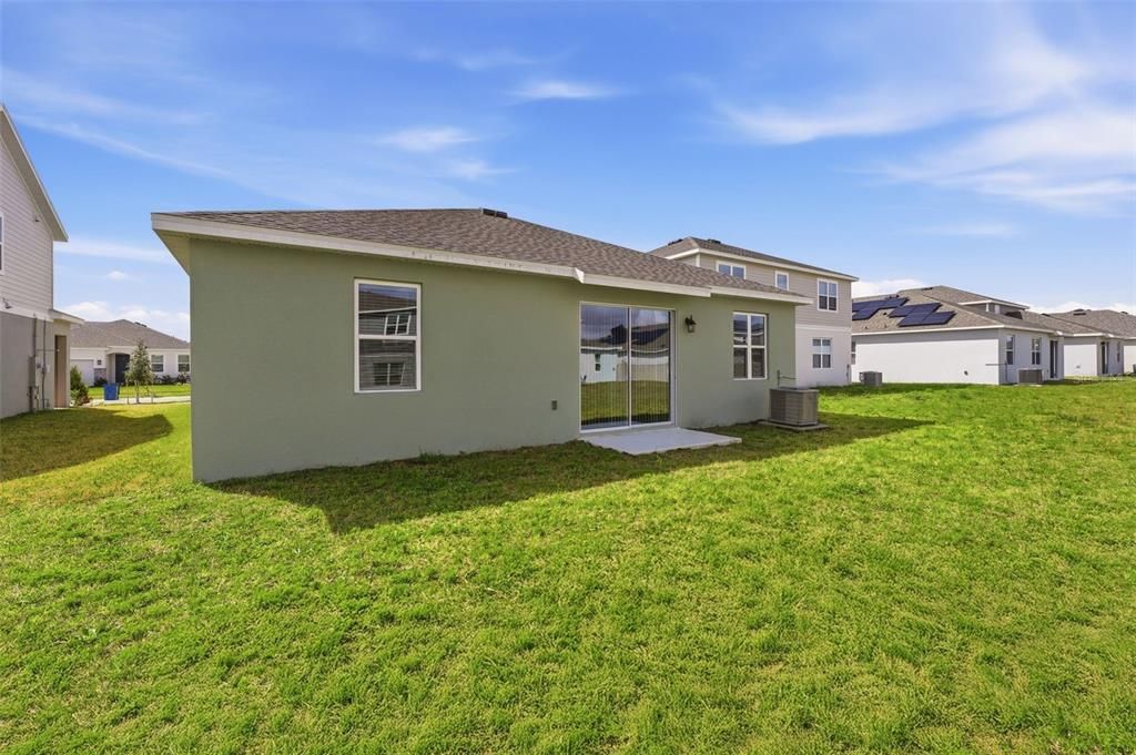 Activo con contrato: $329,990 (4 camas, 2 baños, 1900 Pies cuadrados)