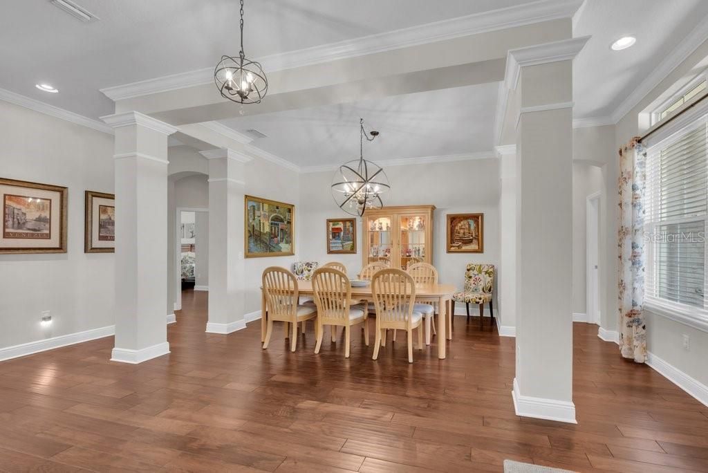 Activo con contrato: $795,000 (4 camas, 3 baños, 3463 Pies cuadrados)