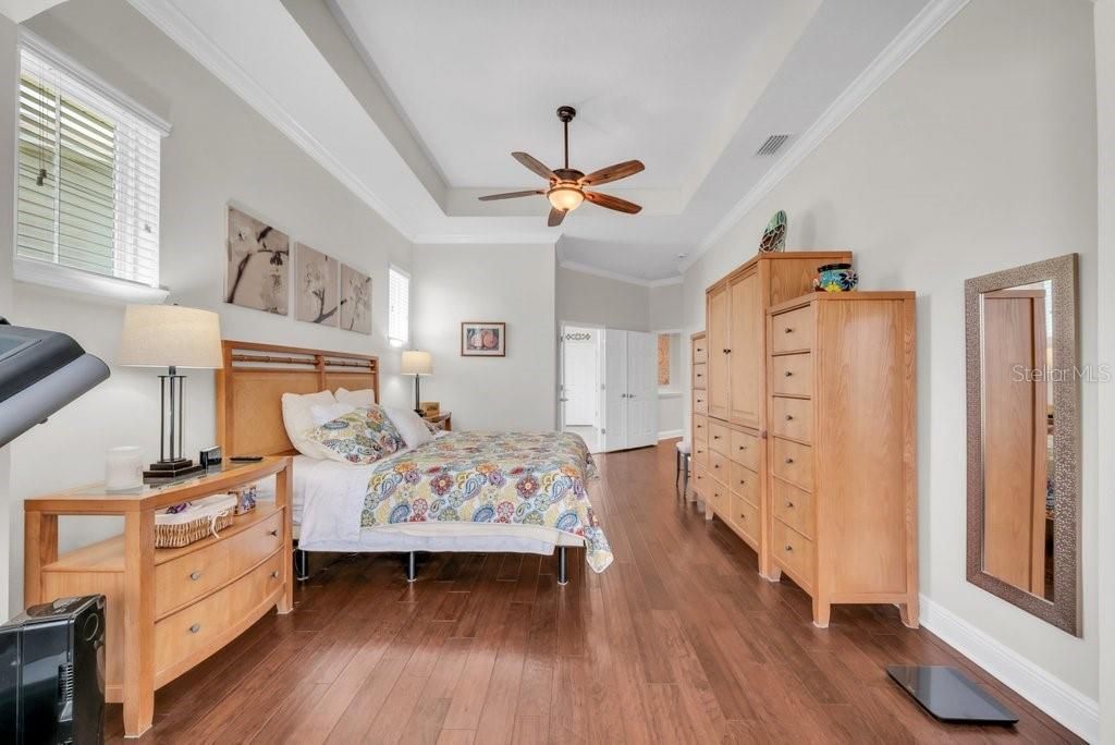 Activo con contrato: $795,000 (4 camas, 3 baños, 3463 Pies cuadrados)