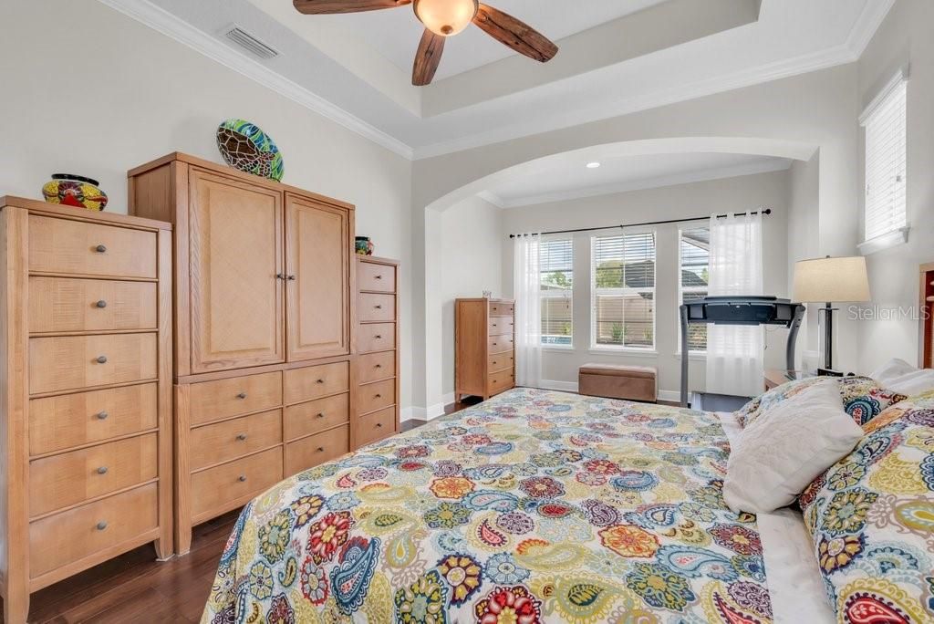Activo con contrato: $795,000 (4 camas, 3 baños, 3463 Pies cuadrados)