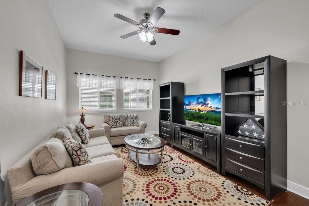 Activo con contrato: $795,000 (4 camas, 3 baños, 3463 Pies cuadrados)