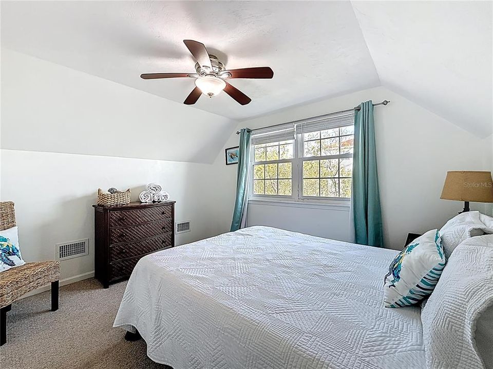 For Sale: $599,900 (4 beds, 3 baths, 1800 Square Feet)