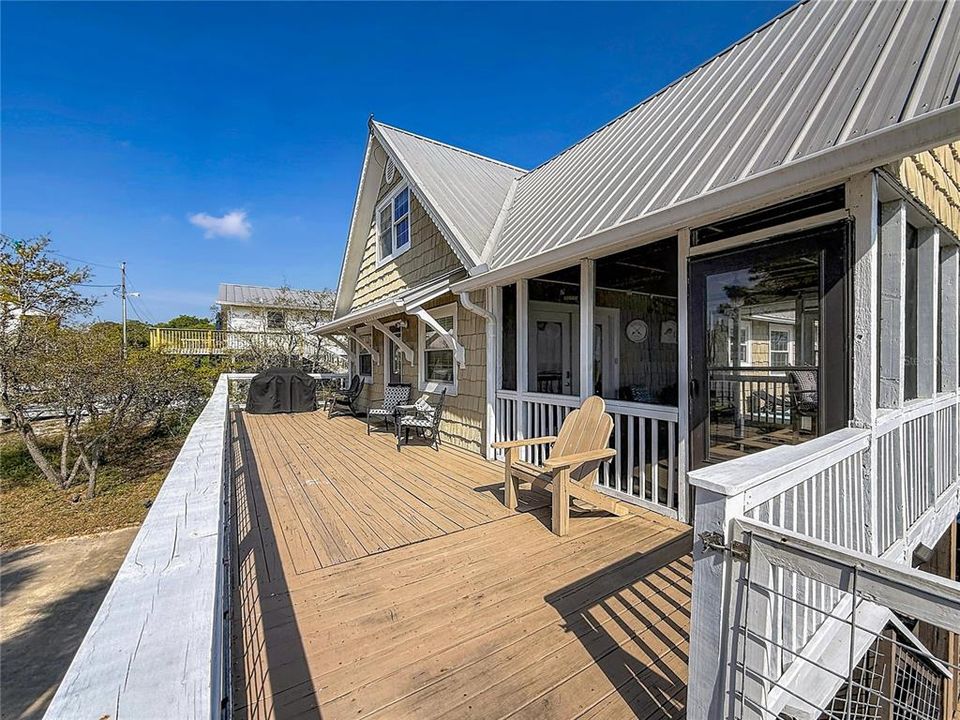 For Sale: $599,900 (4 beds, 3 baths, 1800 Square Feet)
