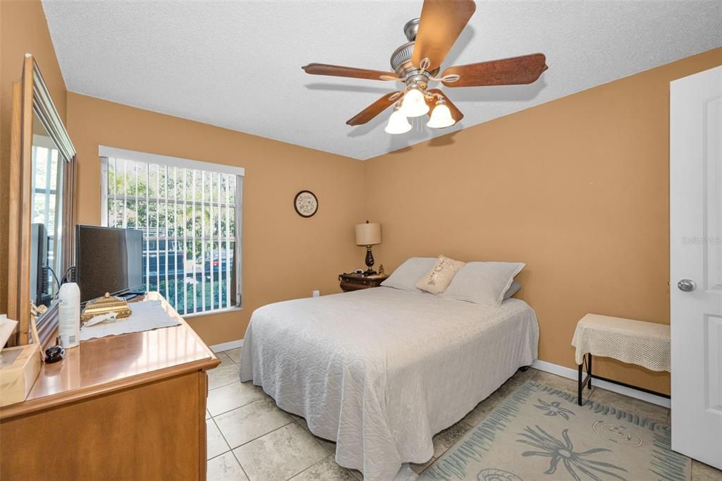 En Venta: $187,900 (2 camas, 1 baños, 930 Pies cuadrados)