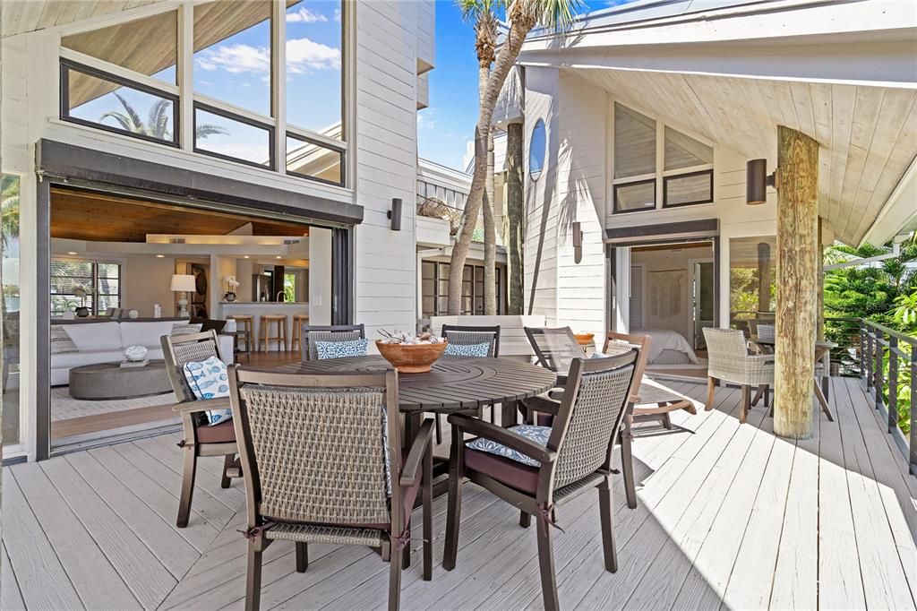 For Sale: $2,549,000 (3 beds, 2 baths, 2182 Square Feet)