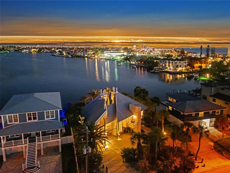 For Sale: $2,549,000 (3 beds, 2 baths, 2182 Square Feet)