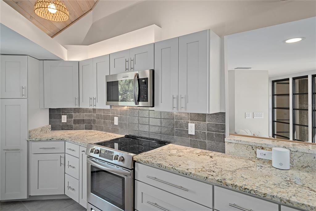 For Sale: $2,549,000 (3 beds, 2 baths, 2182 Square Feet)
