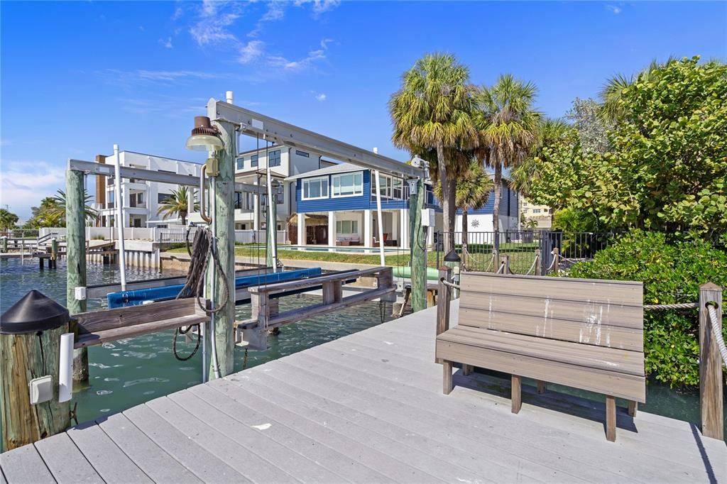 For Sale: $2,549,000 (3 beds, 2 baths, 2182 Square Feet)