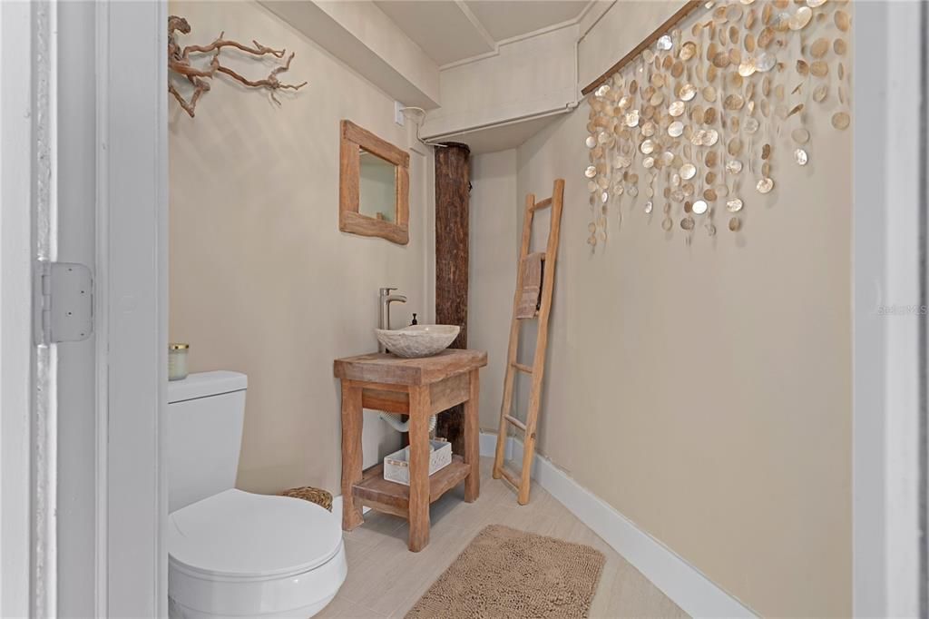 For Sale: $2,549,000 (3 beds, 2 baths, 2182 Square Feet)