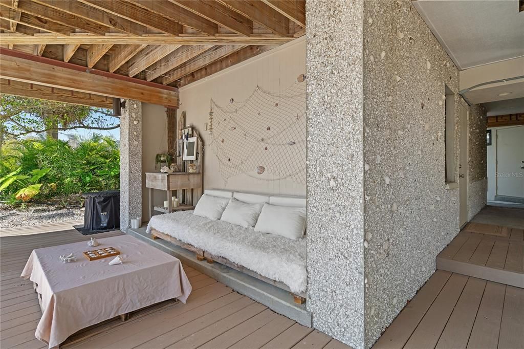 For Sale: $2,549,000 (3 beds, 2 baths, 2182 Square Feet)