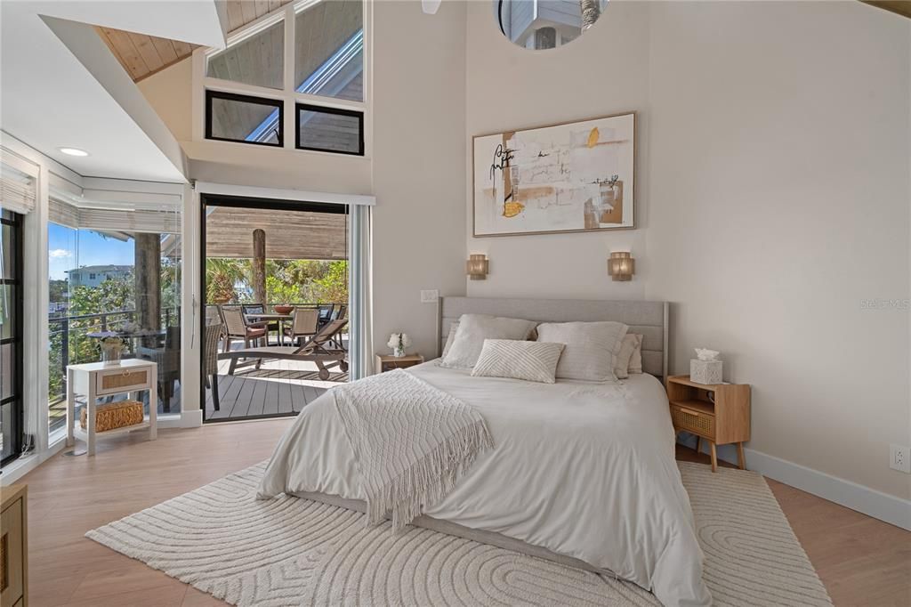 For Sale: $2,549,000 (3 beds, 2 baths, 2182 Square Feet)