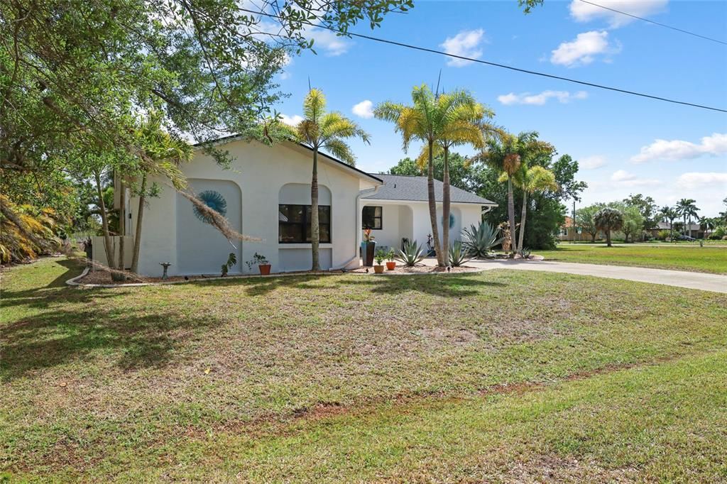 Activo con contrato: $389,000 (3 camas, 2 baños, 2280 Pies cuadrados)