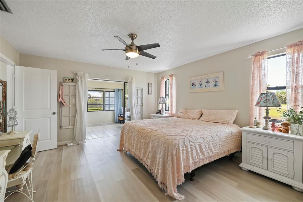 Activo con contrato: $389,000 (3 camas, 2 baños, 2280 Pies cuadrados)