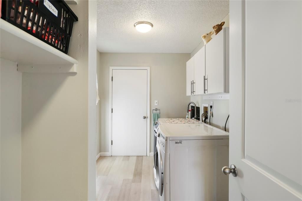 Activo con contrato: $389,000 (3 camas, 2 baños, 2280 Pies cuadrados)
