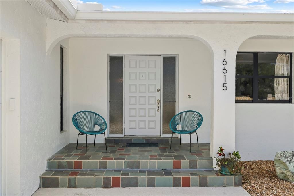 Activo con contrato: $389,000 (3 camas, 2 baños, 2280 Pies cuadrados)