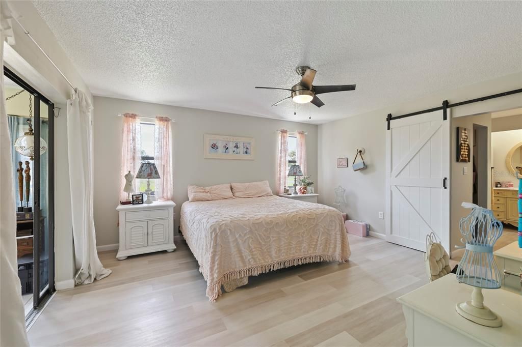 Activo con contrato: $389,000 (3 camas, 2 baños, 2280 Pies cuadrados)