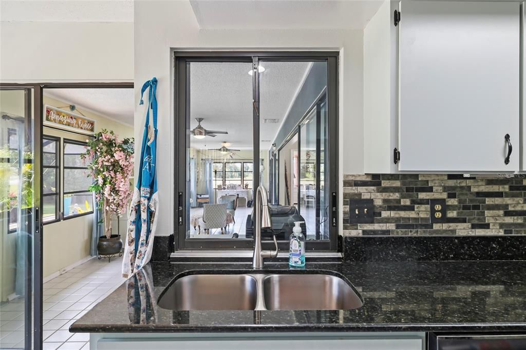 Activo con contrato: $389,000 (3 camas, 2 baños, 2280 Pies cuadrados)
