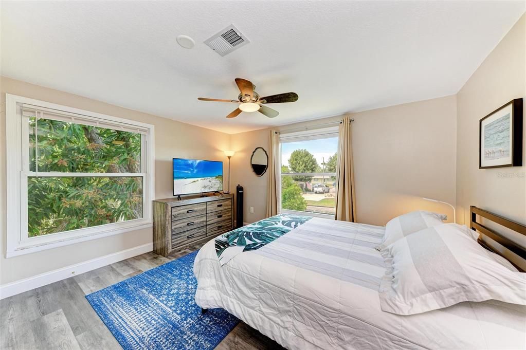 For Sale: $647,000 (4 beds, 3 baths, 2675 Square Feet)