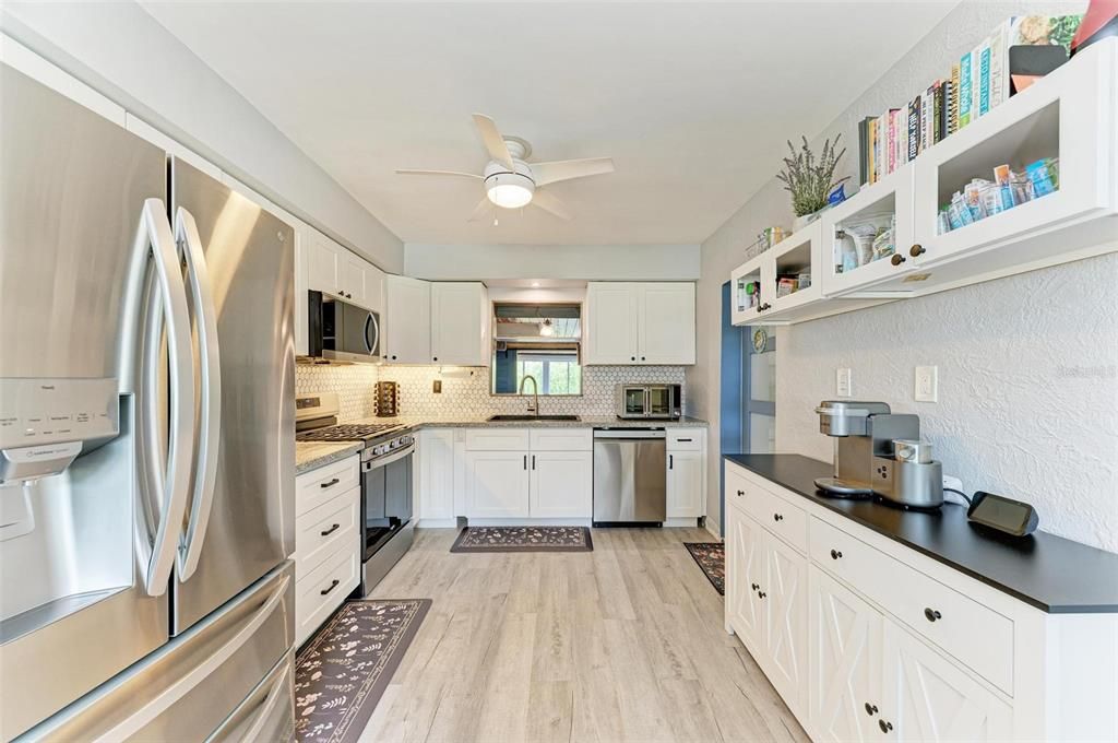 For Sale: $647,000 (4 beds, 3 baths, 2675 Square Feet)