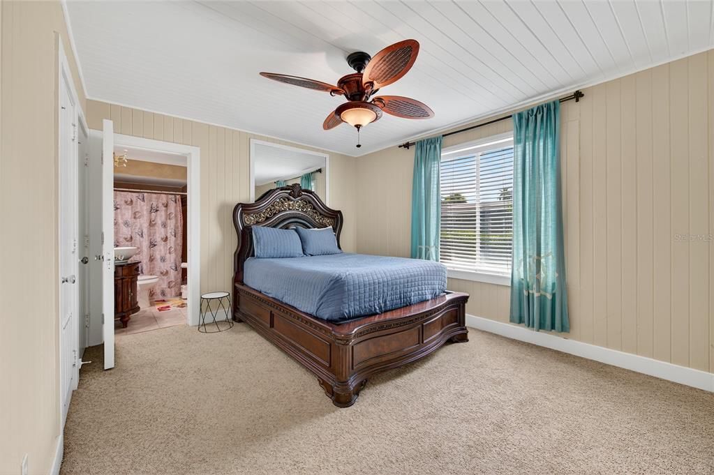 For Sale: $1,539,000 (5 beds, 5 baths, 4001 Square Feet)