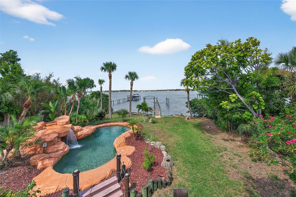 For Sale: $1,539,000 (5 beds, 5 baths, 4001 Square Feet)
