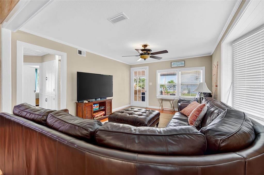 For Sale: $1,539,000 (5 beds, 5 baths, 4001 Square Feet)