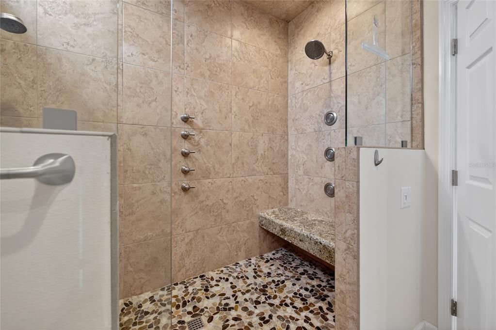 For Sale: $1,539,000 (5 beds, 5 baths, 4001 Square Feet)