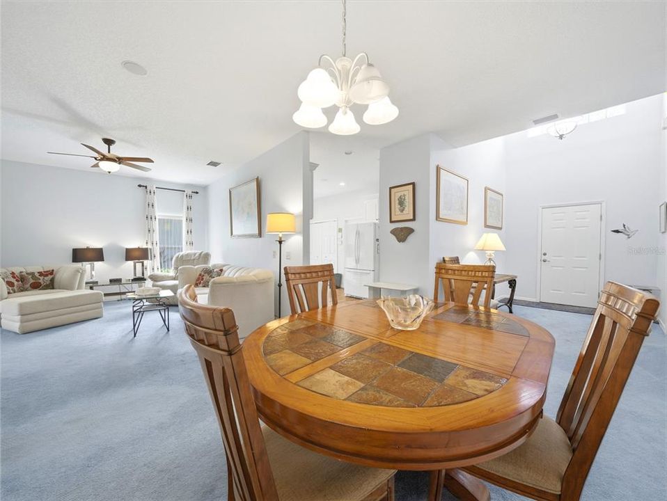 Activo con contrato: $249,000 (2 camas, 2 baños, 1503 Pies cuadrados)