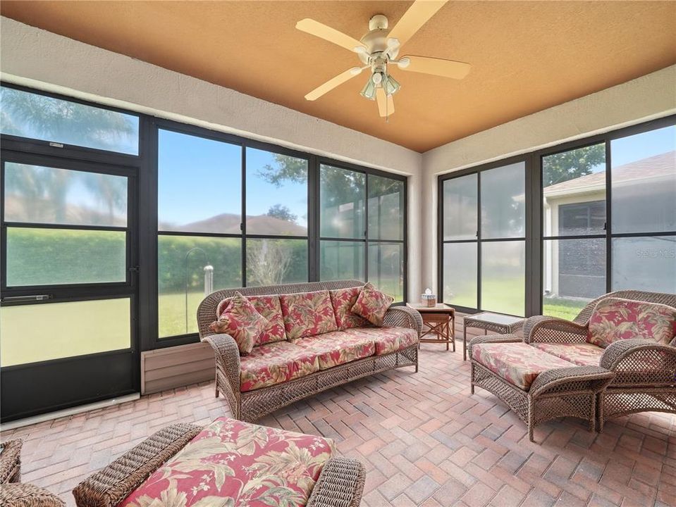 Activo con contrato: $249,000 (2 camas, 2 baños, 1503 Pies cuadrados)