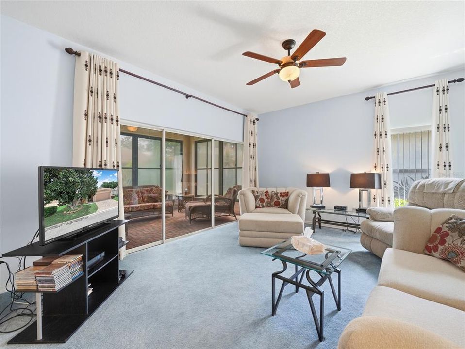 Activo con contrato: $249,000 (2 camas, 2 baños, 1503 Pies cuadrados)
