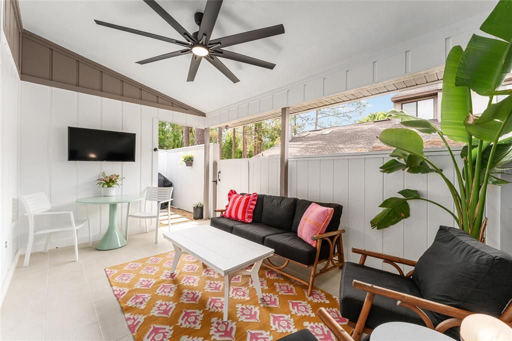 Active With Contract: $279,990 (2 beds, 2 baths, 1379 Square Feet)