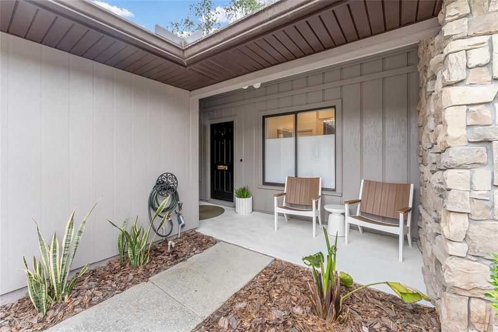 Active With Contract: $279,990 (2 beds, 2 baths, 1379 Square Feet)