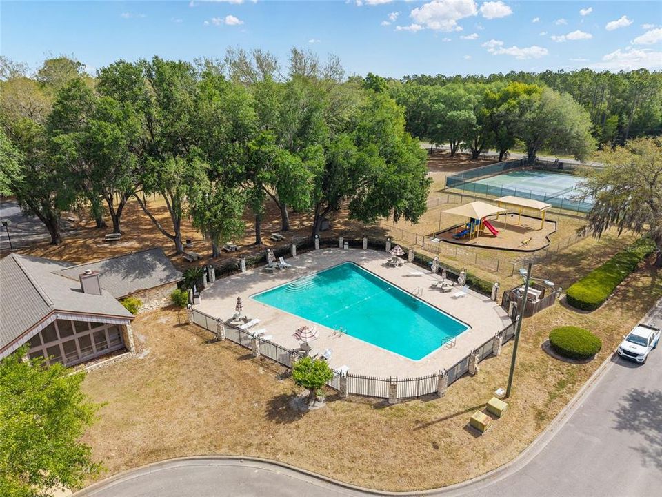Active With Contract: $279,990 (2 beds, 2 baths, 1379 Square Feet)