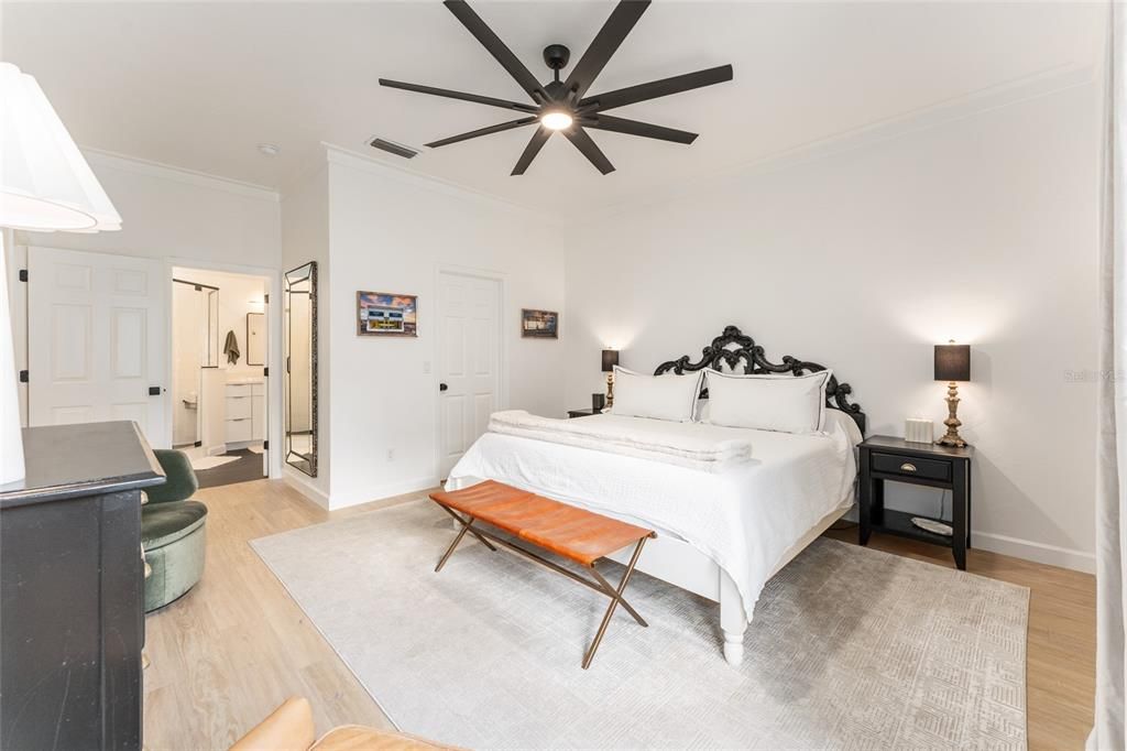 Active With Contract: $279,990 (2 beds, 2 baths, 1379 Square Feet)
