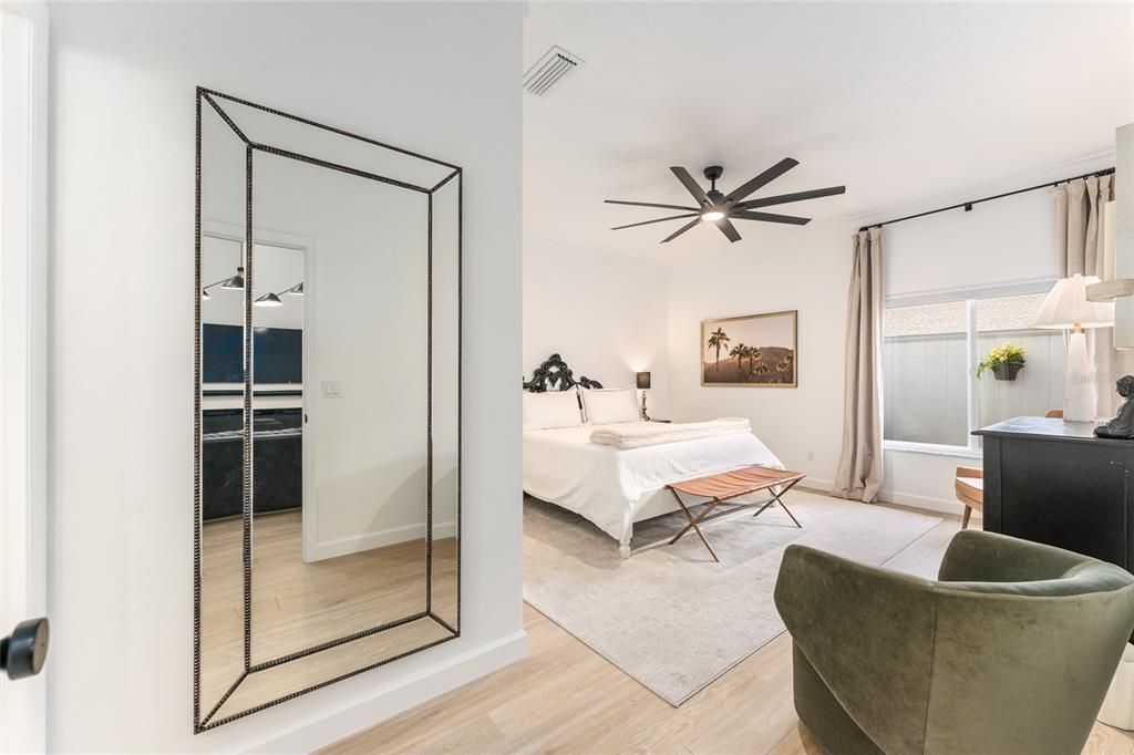 Active With Contract: $279,990 (2 beds, 2 baths, 1379 Square Feet)