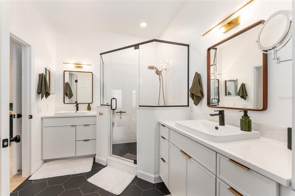 Active With Contract: $279,990 (2 beds, 2 baths, 1379 Square Feet)