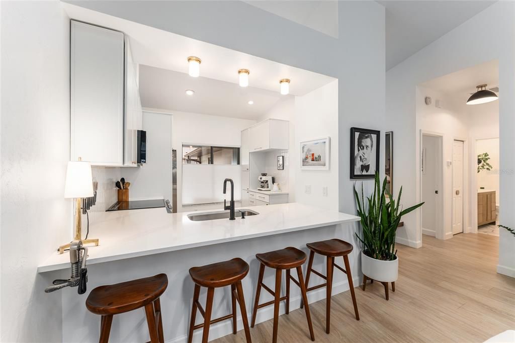 Active With Contract: $279,990 (2 beds, 2 baths, 1379 Square Feet)